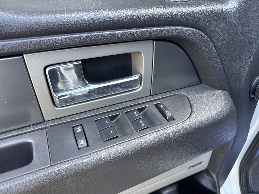 Used 2012 Ford F150 Raptor w/ Raptor Luxury Pkg image 12