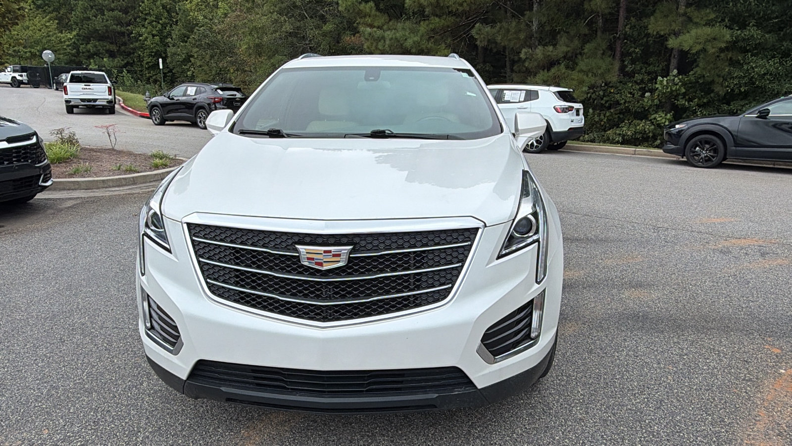Used 2019 Cadillac XT5 FWD image 3