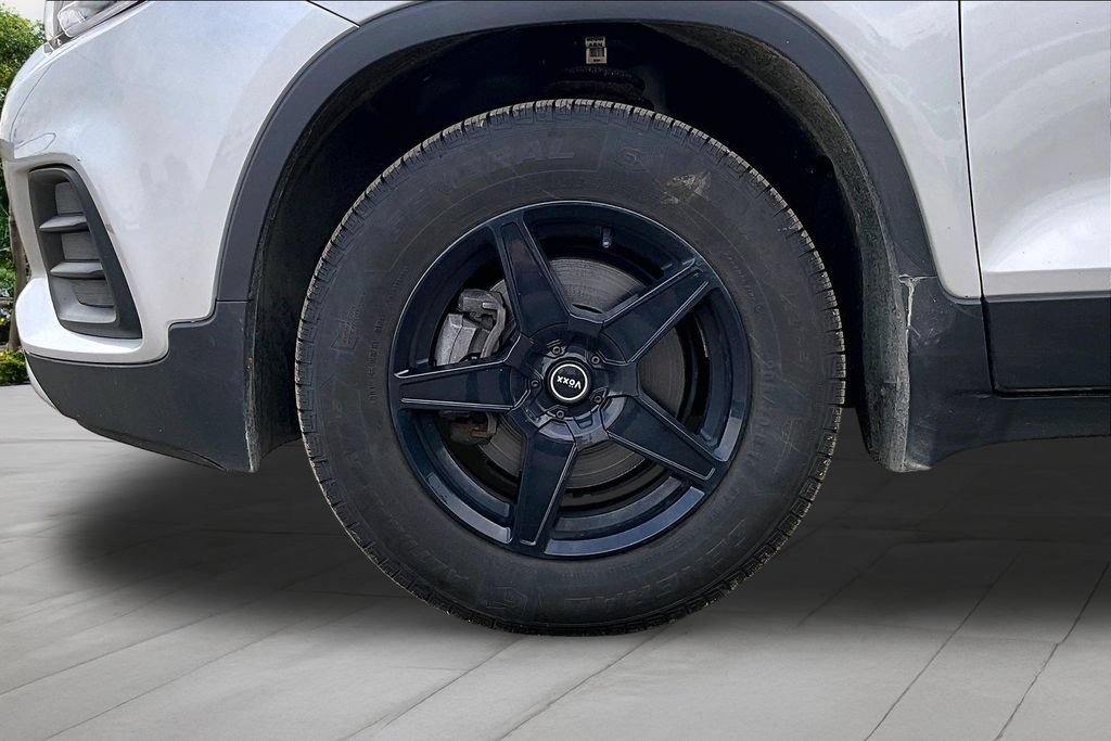 Used 2018 Chevrolet Trax LT w/ LT Convenience Package AWD/4WD image 9