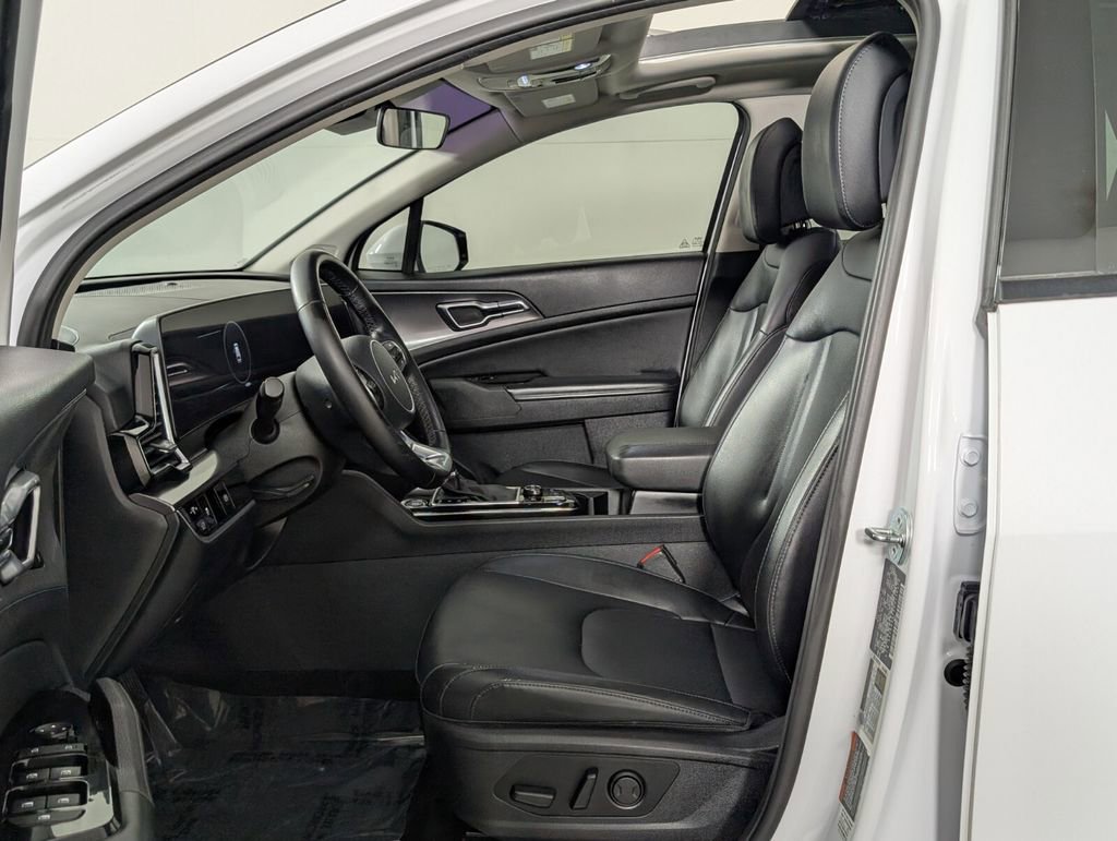 Used 2023 Kia Sportage SX image 11
