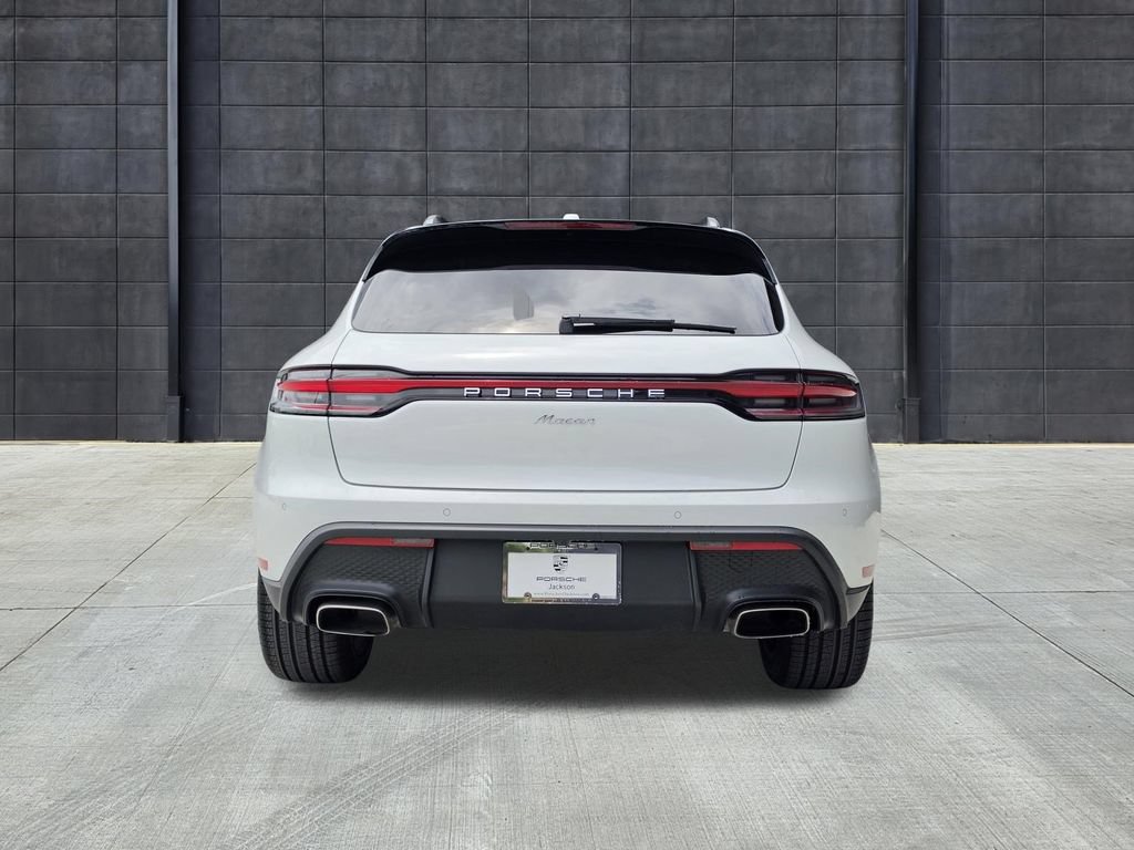 Certified 2026 Porsche Macan AWD/4WD image 9