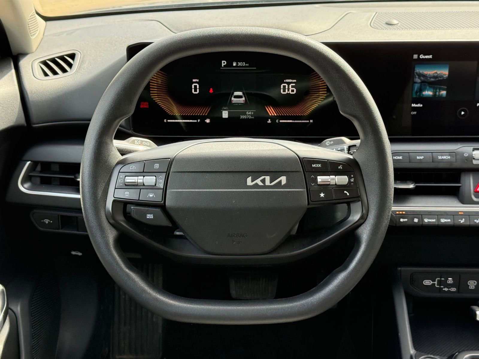 Used 2025 Kia K4 LXS image 30