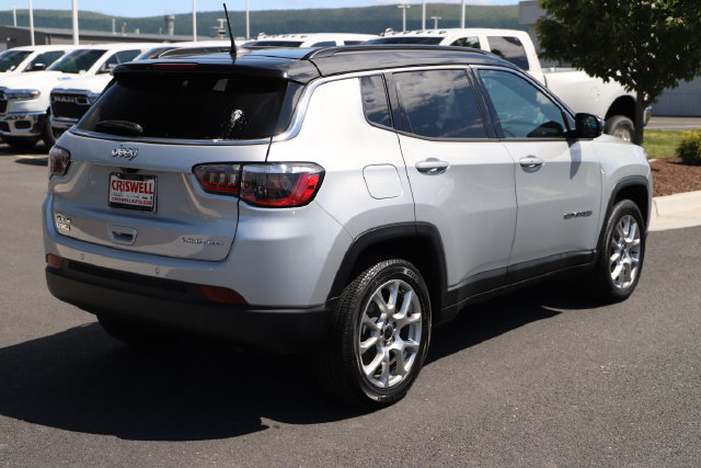 Used 2025 Jeep Compass Limited AWD/4WD image 6