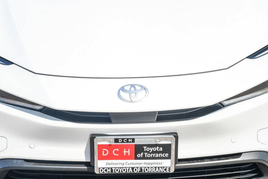 Used 2024 Toyota Prius LE FWD image 5