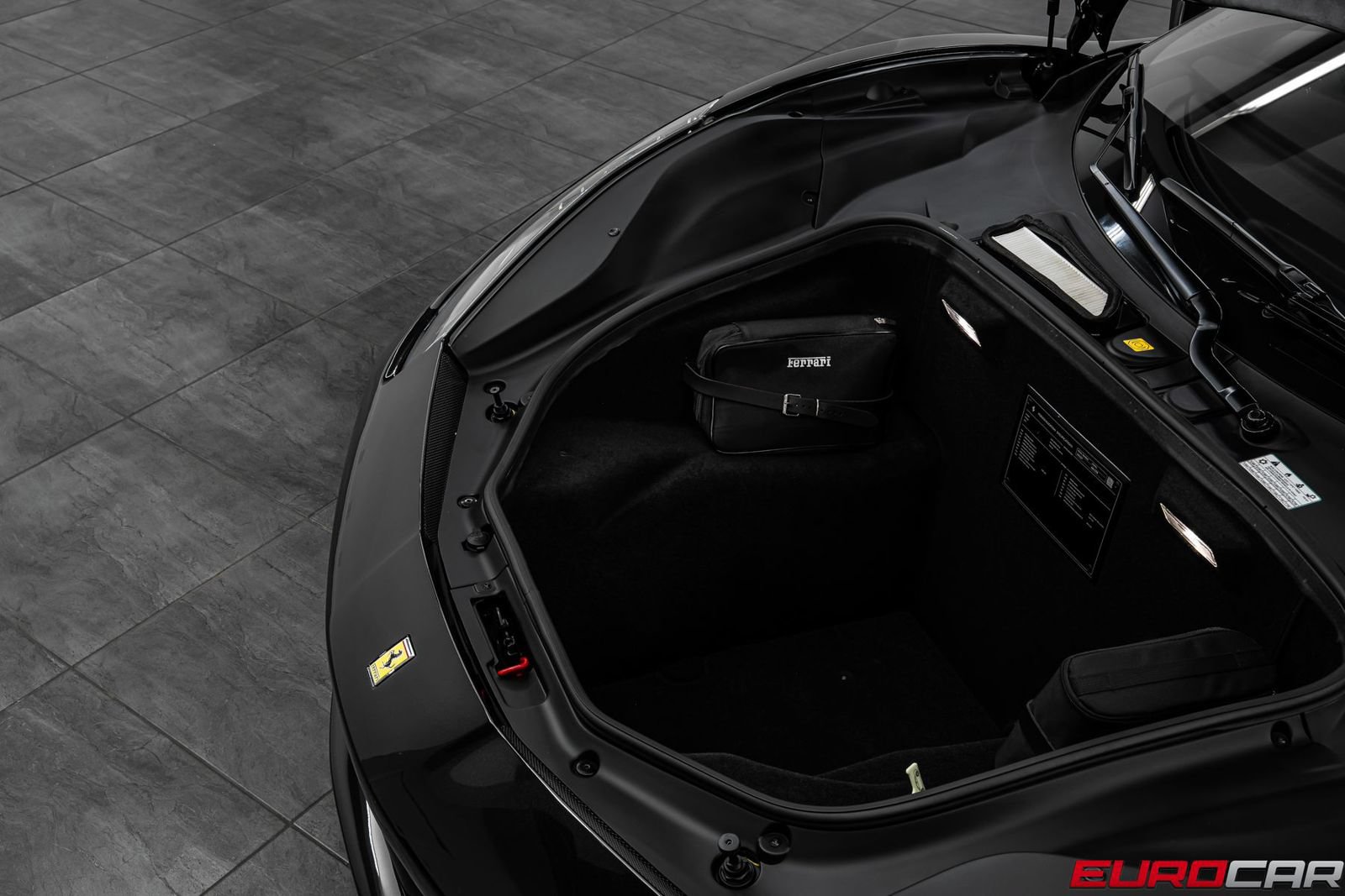 Used 2019 Ferrari 488 GTB RWD image 10