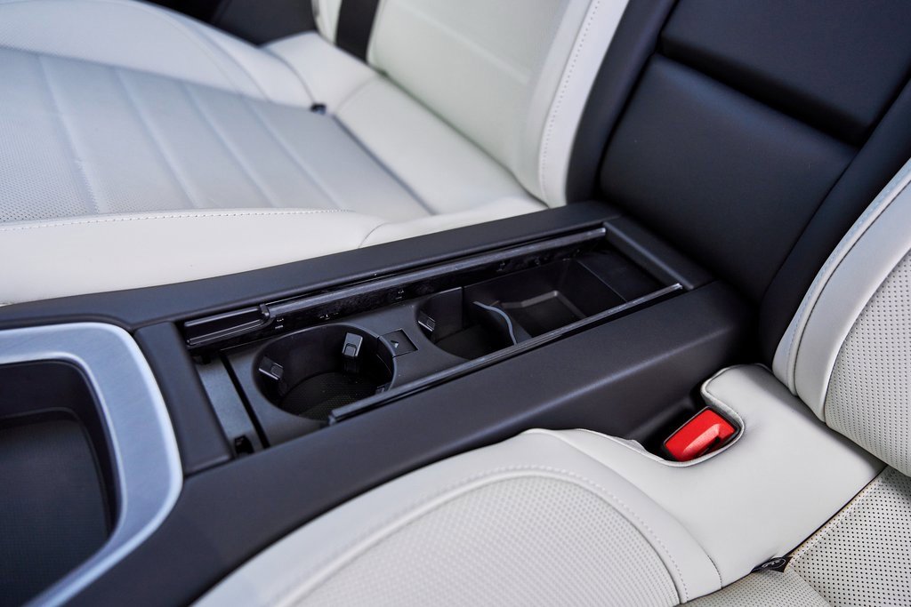 Used 2025 Porsche Panamera 4 w/ Premium Package image 54