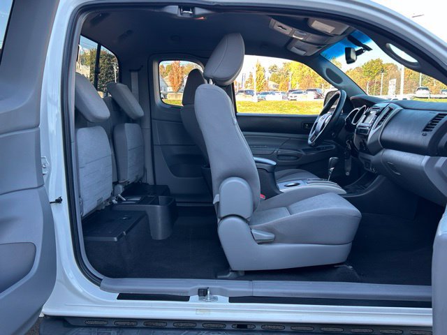 Used 2013 Toyota Tacoma 4x4 Access Cab V6 w/ SR5 Pkg image 28