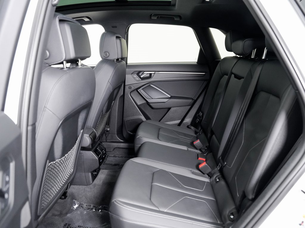 Used 2024 Audi Q3 2.0T Premium w/ Convenience Package image 22