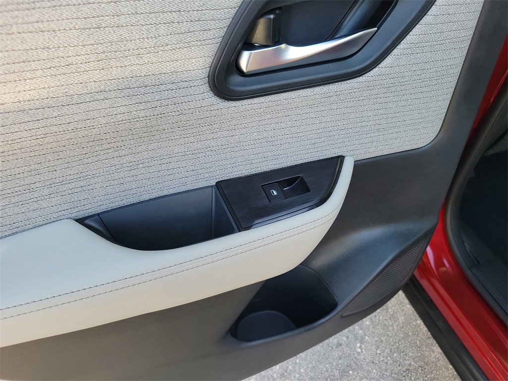 Certified 2023 Nissan Rogue SV image 12