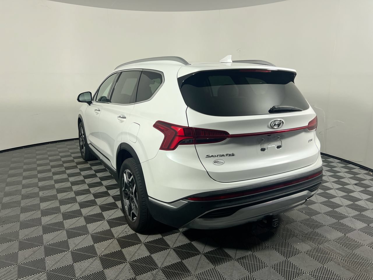Used 2022 Hyundai Santa Fe Limited FWD image 5