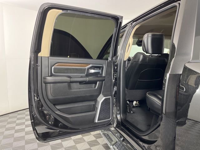 Used 2022 RAM 3500 Laramie AWD/4WD image 44