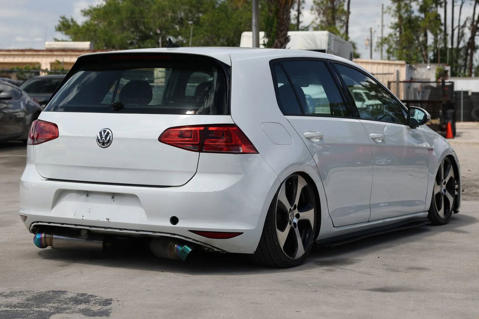 Used 2015 Volkswagen GTI S FWD image 9