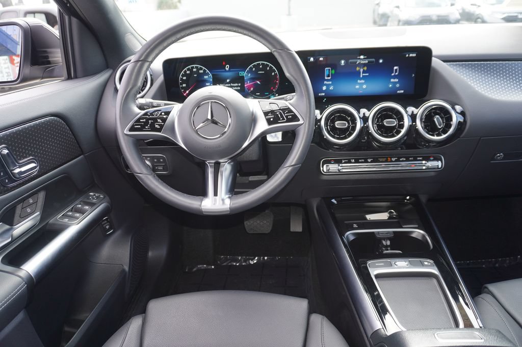 Used 2025 Mercedes-Benz GLA 250 image 11