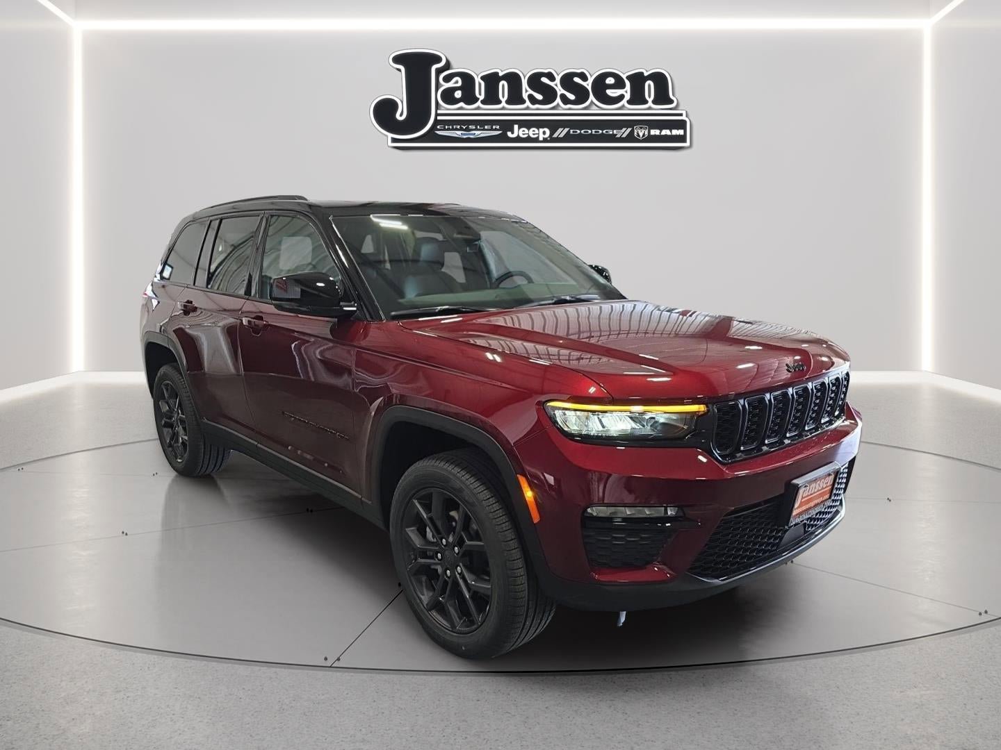 New 2025 Jeep Grand Cherokee Limited w/ Trailer Tow Package AWD/4WD image 6