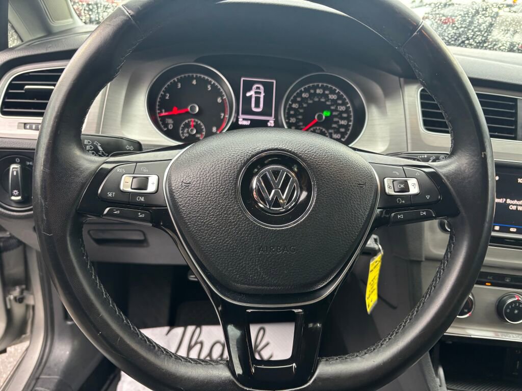 Used 2017 Volkswagen Golf S image 16