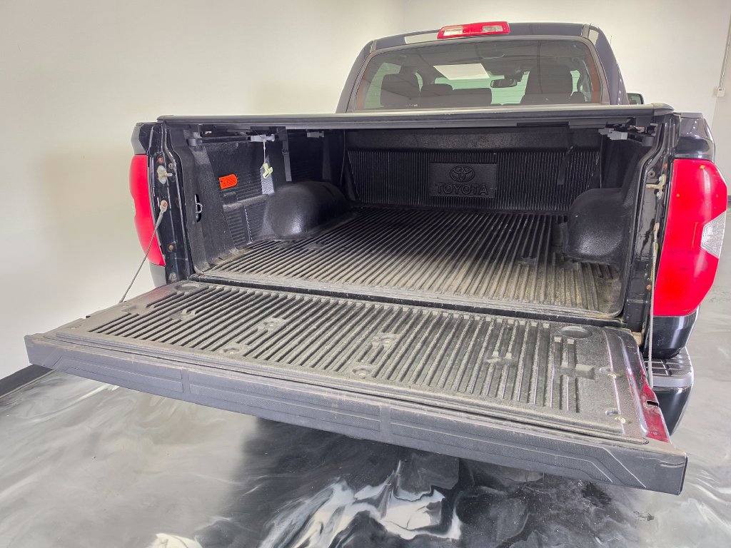 Used 2018 Toyota Tundra SR5 AWD/4WD image 6