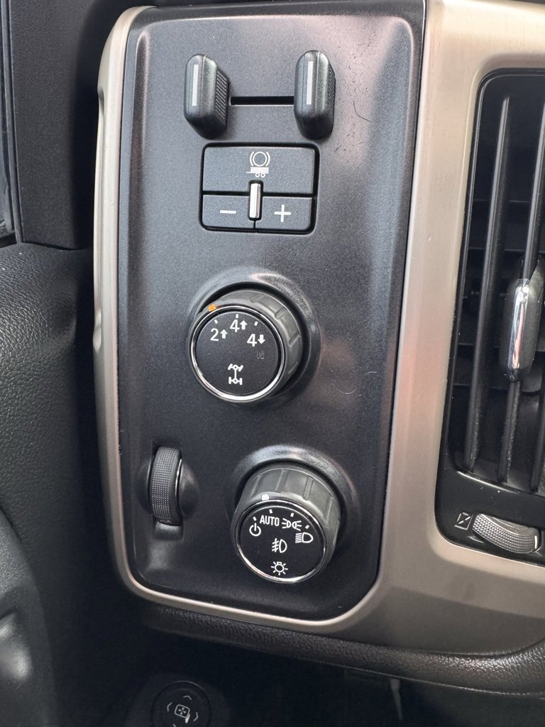 Used 2015 GMC Sierra 2500 Denali w/ Duramax Plus Package image 25