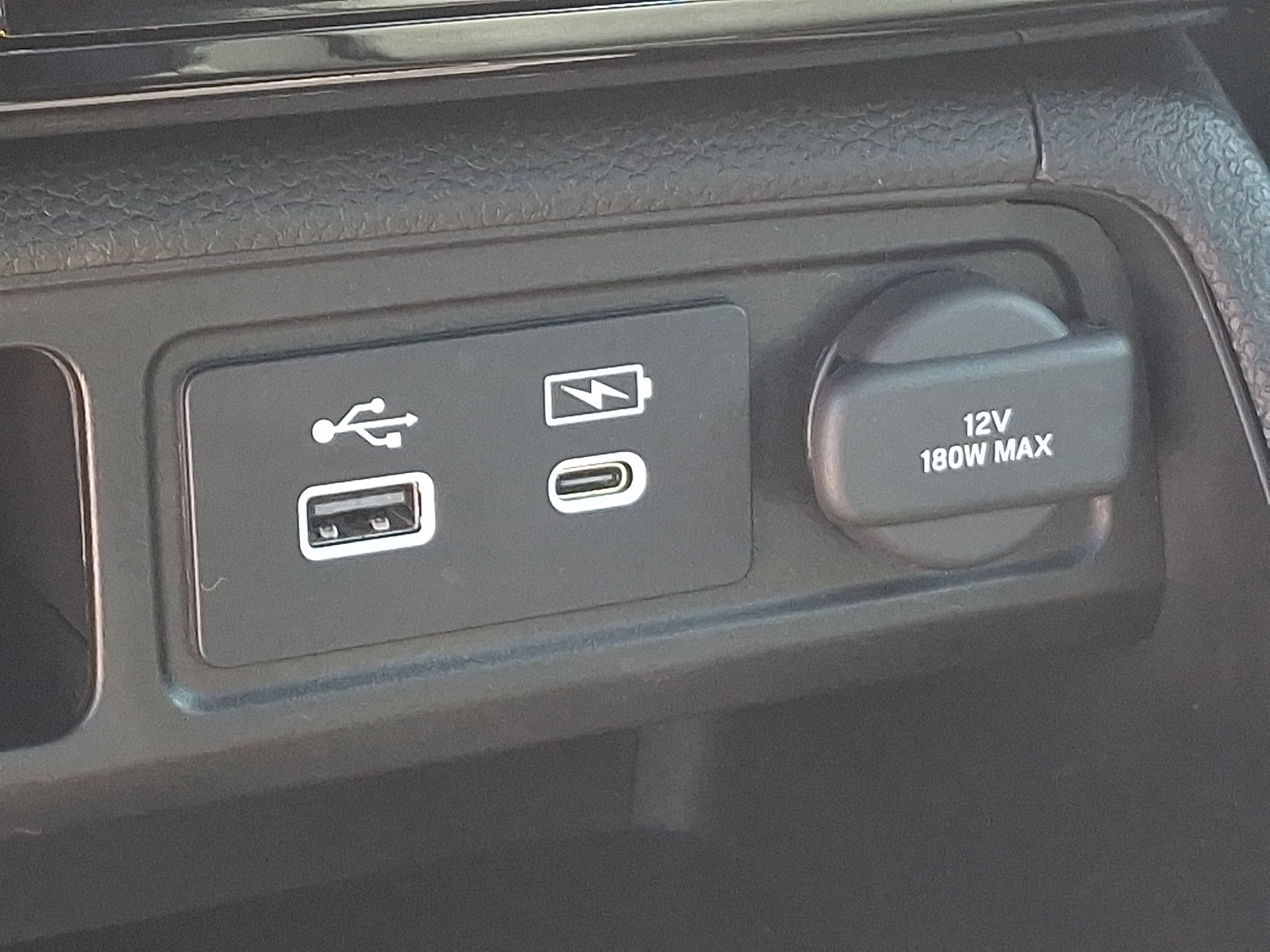 Used 2025 Honda Pilot Black Edition image 24