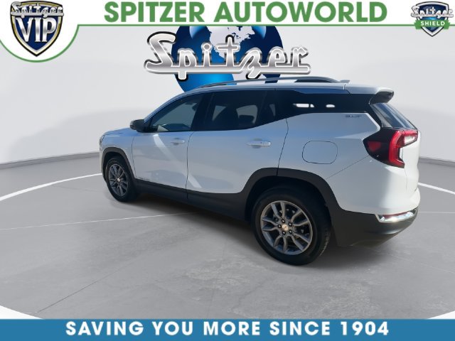 Used 2024 GMC Terrain SLT AWD/4WD image 11
