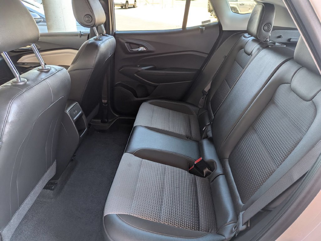 Used 2025 Chevrolet Trax LT w/ LT Convenience Package FWD image 27