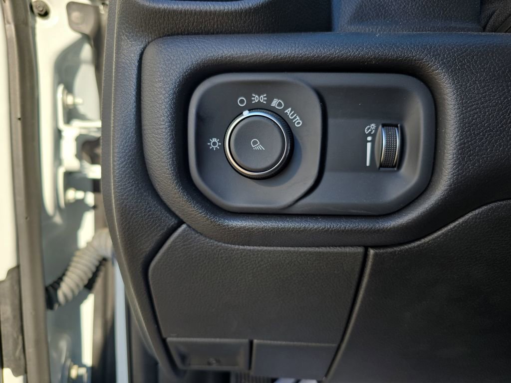 New 2024 RAM 2500 Tradesman w/ Chrome Appearance Group AWD/4WD image 27