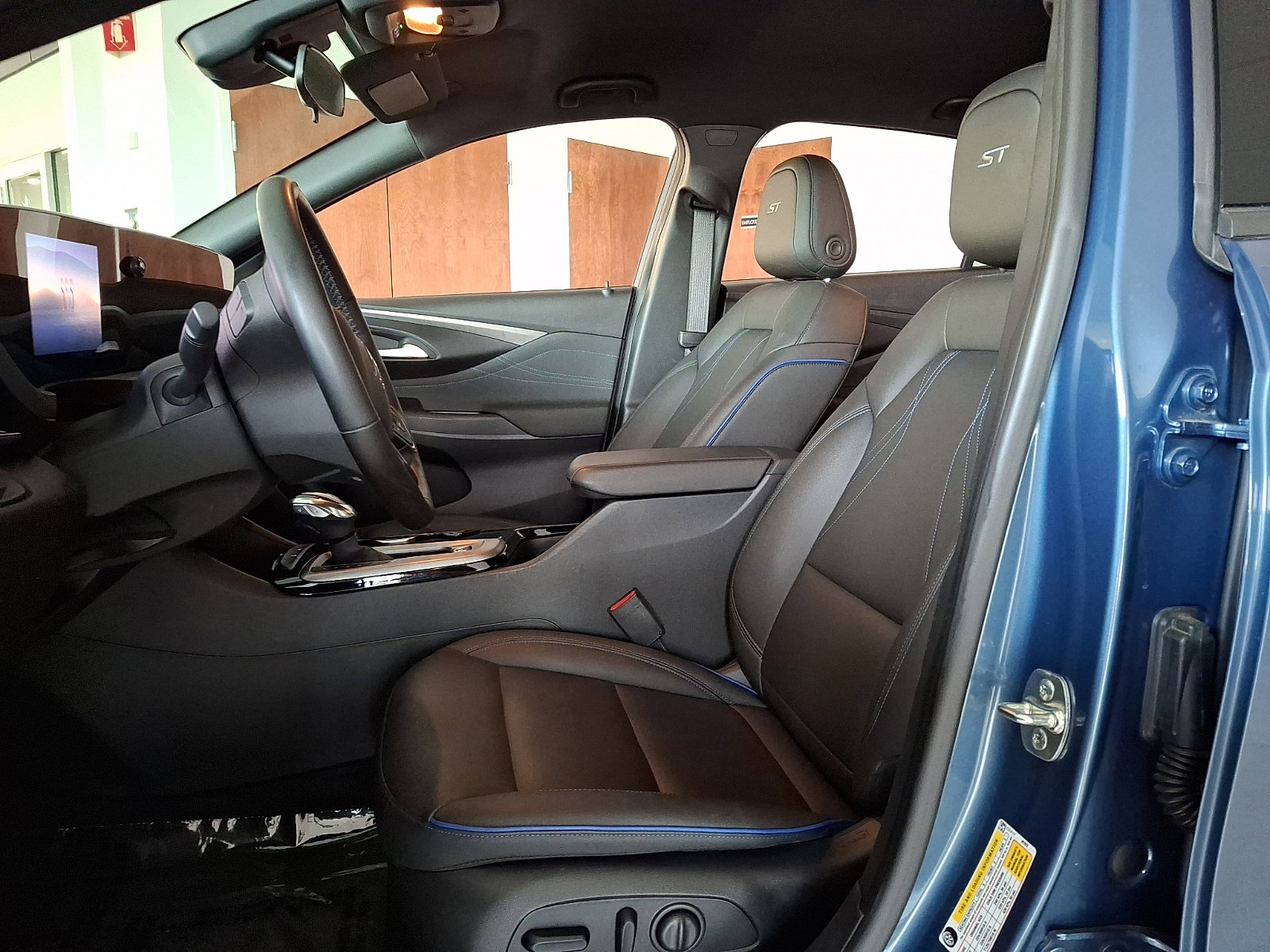Used 2024 Buick Envista Sport Touring w/ Convenience I Package FWD image 13