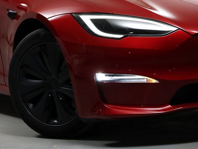 Used 2023 Tesla Model S Standard Range image 5
