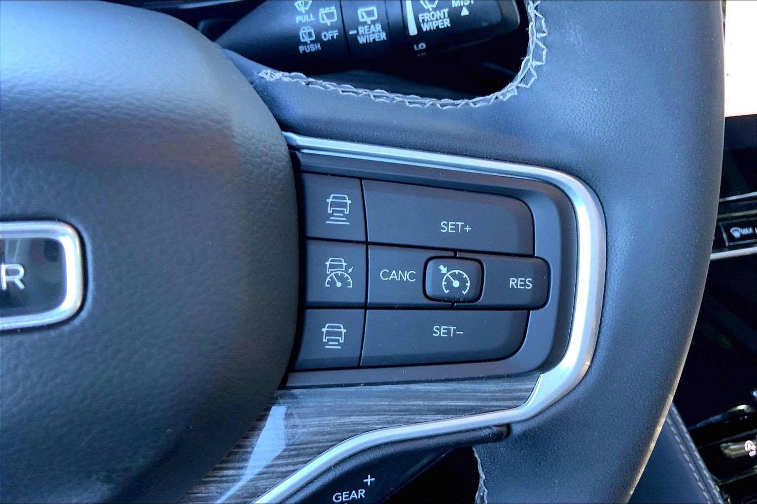 Used 2022 Jeep Wagoneer Series III w/ Premium Group I AWD/4WD image 21