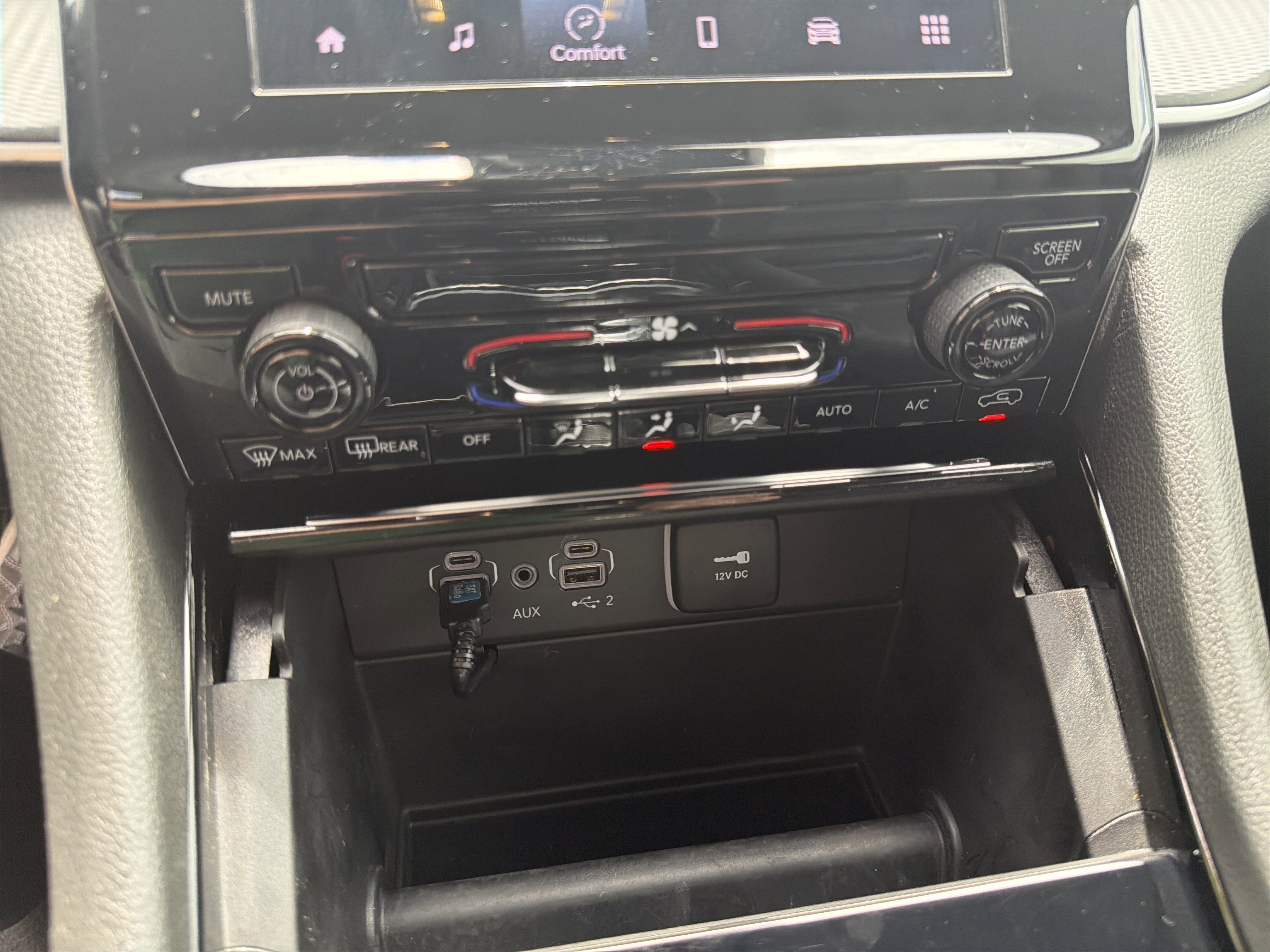 Used 2023 Jeep Grand Cherokee Laredo AWD/4WD image 35