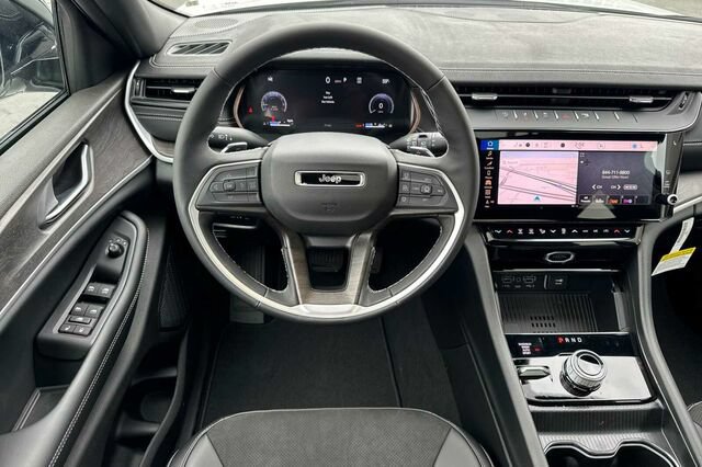 New 2026 Jeep Grand Cherokee Altitude AWD/4WD image 11