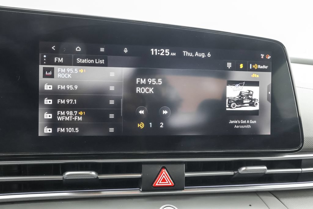 Used 2024 Hyundai Elantra SEL FWD image 22