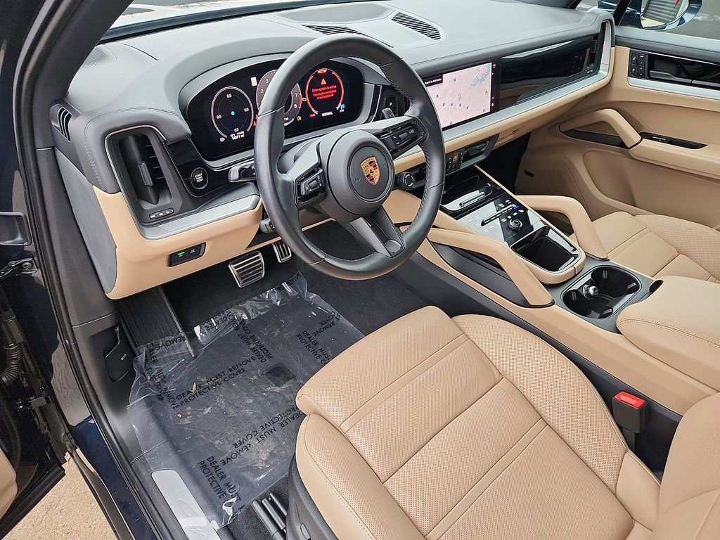 Certified 2024 Porsche Cayenne S image 4