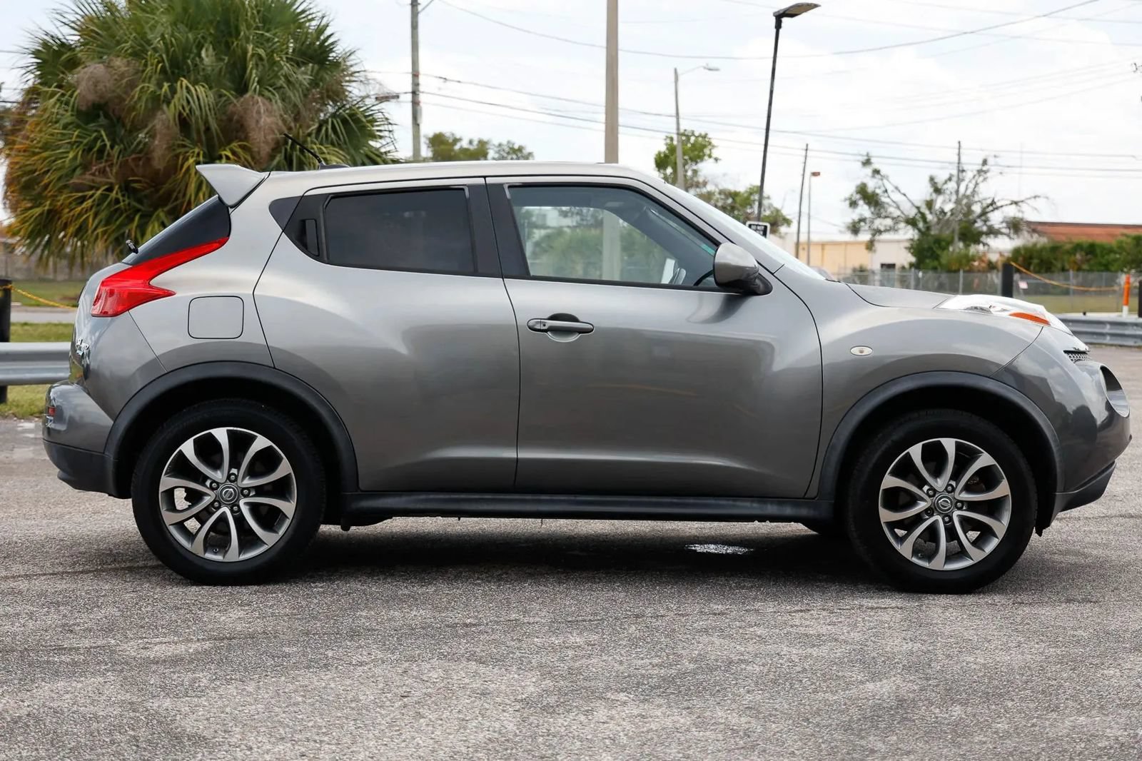 Used 2013 Nissan Juke SL w/ Sport Pkg AWD/4WD image 8