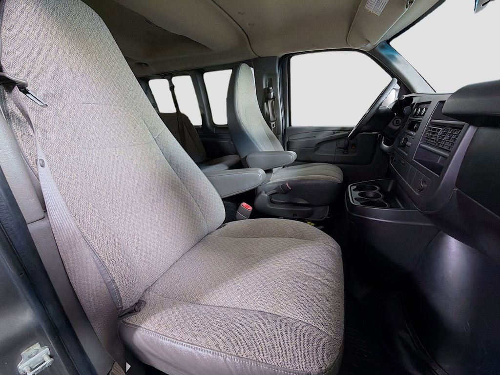 Used 2011 Chevrolet Express 1500 LT w/ LT Preferred Equipment Group AWD/4WD image 26