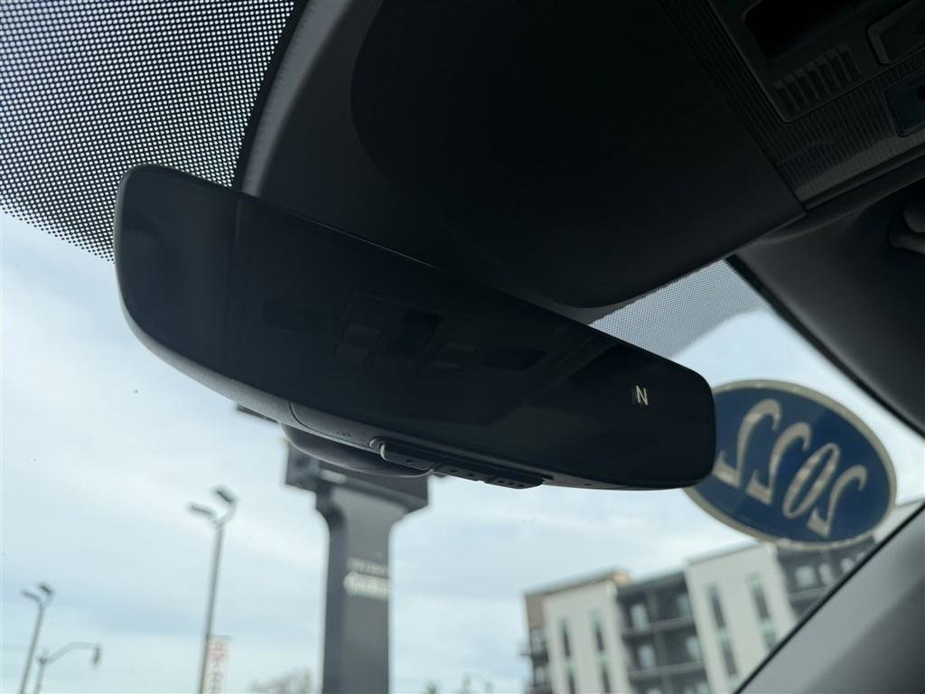 Used 2022 Volkswagen Taos SE image 33
