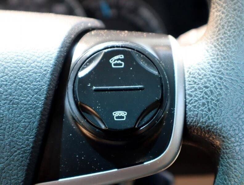 Used 2014 Toyota Camry LE FWD image 19
