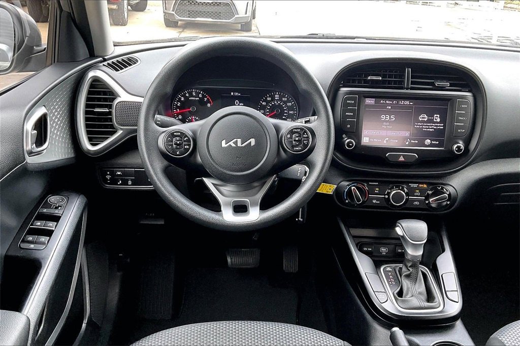 Certified 2022 Kia Soul LX w/ Technology Package image 5
