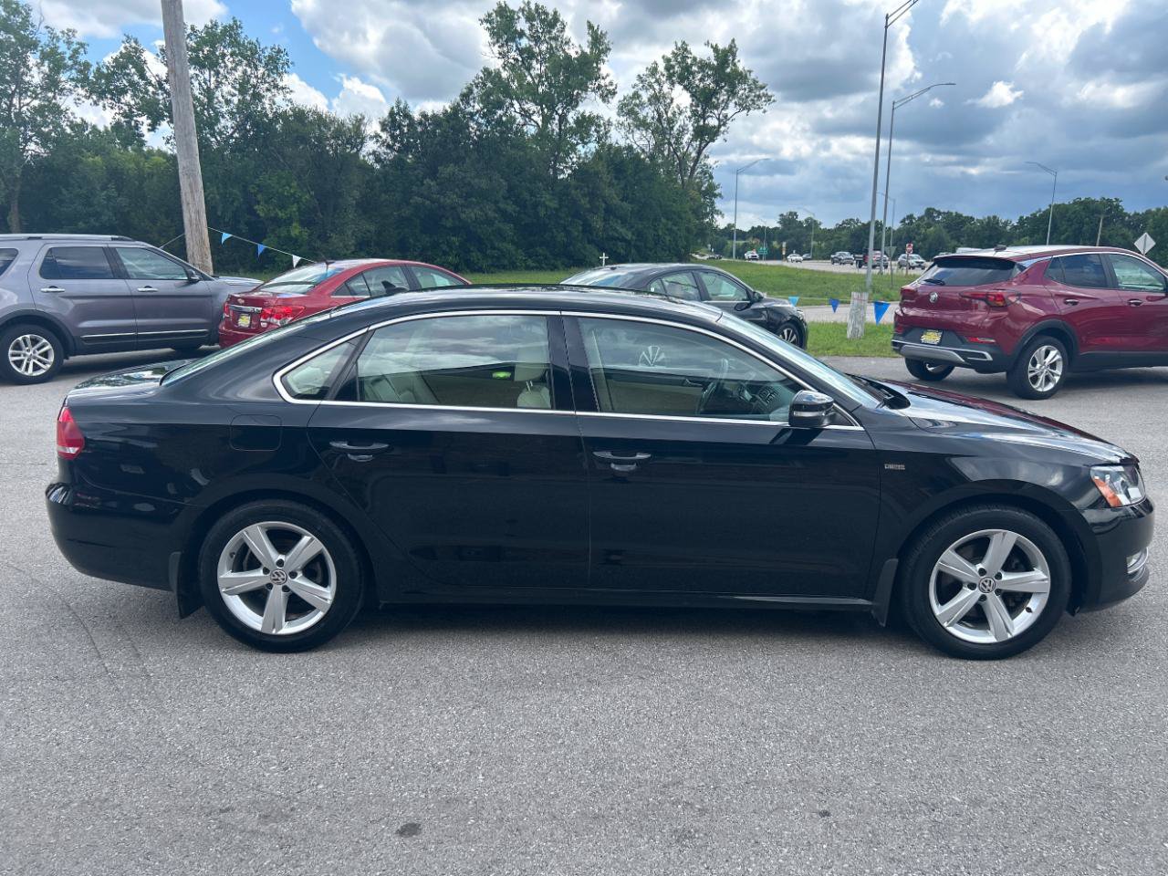 Used 2015 Volkswagen Passat 1.8T Limited Edition FWD image 4