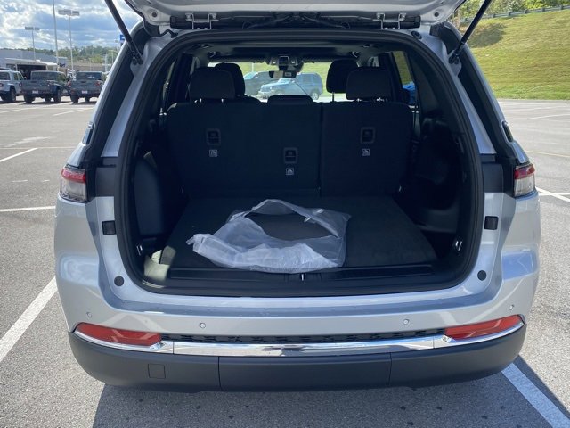 New 2025 Jeep Grand Cherokee 4WD image 7