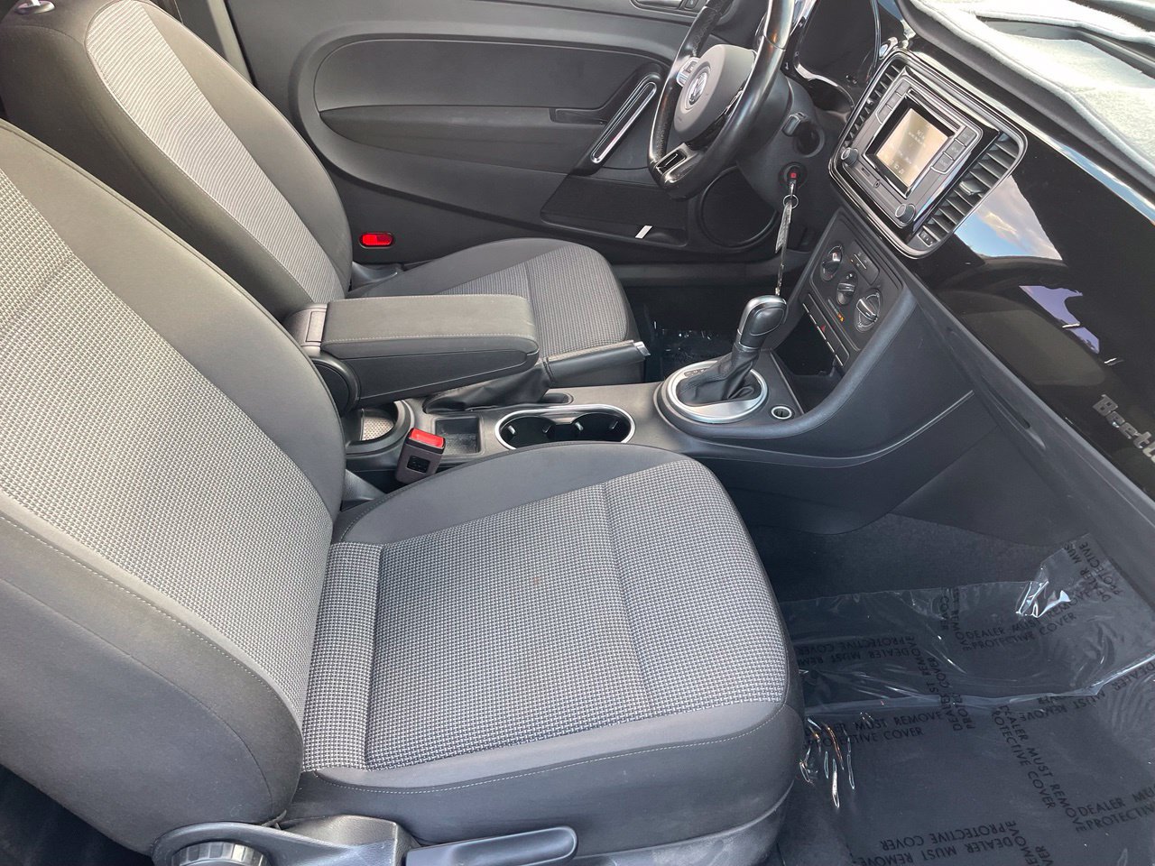 Used 2018 Volkswagen Beetle 2.0T S FWD image 14