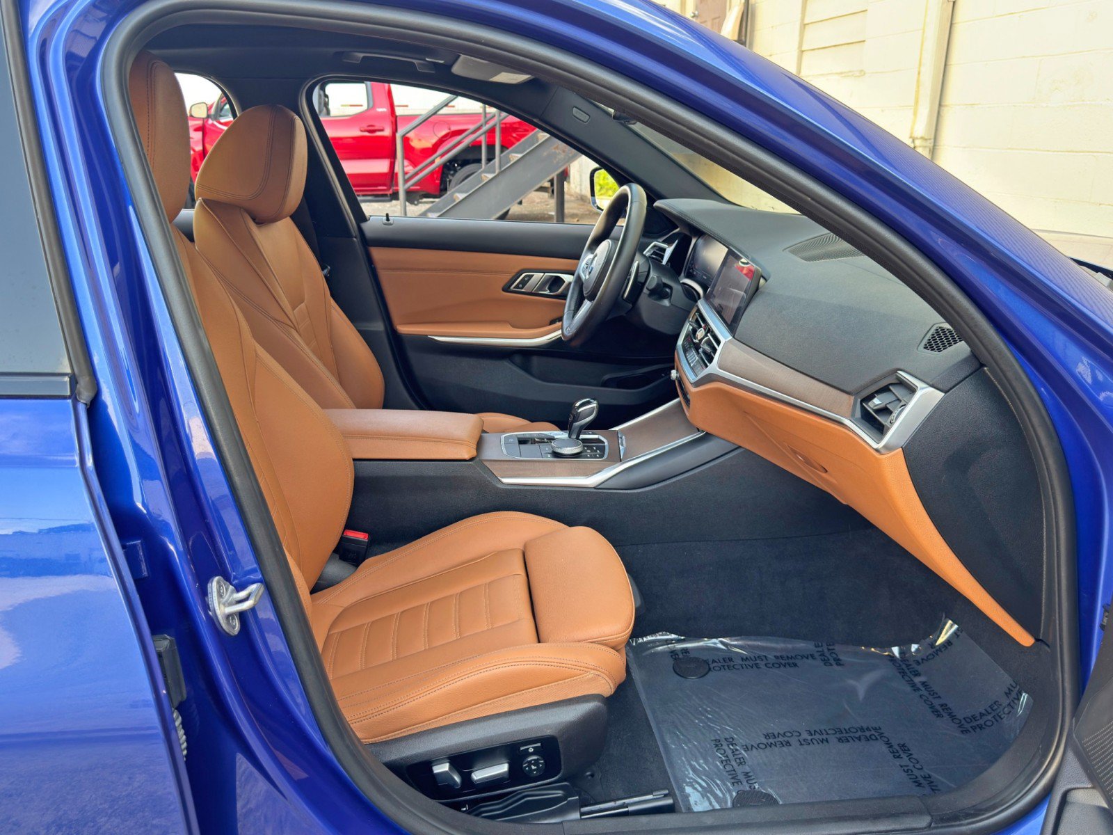 Used 2021 BMW 330i Sedan w/ M Sport Package RWD image 14