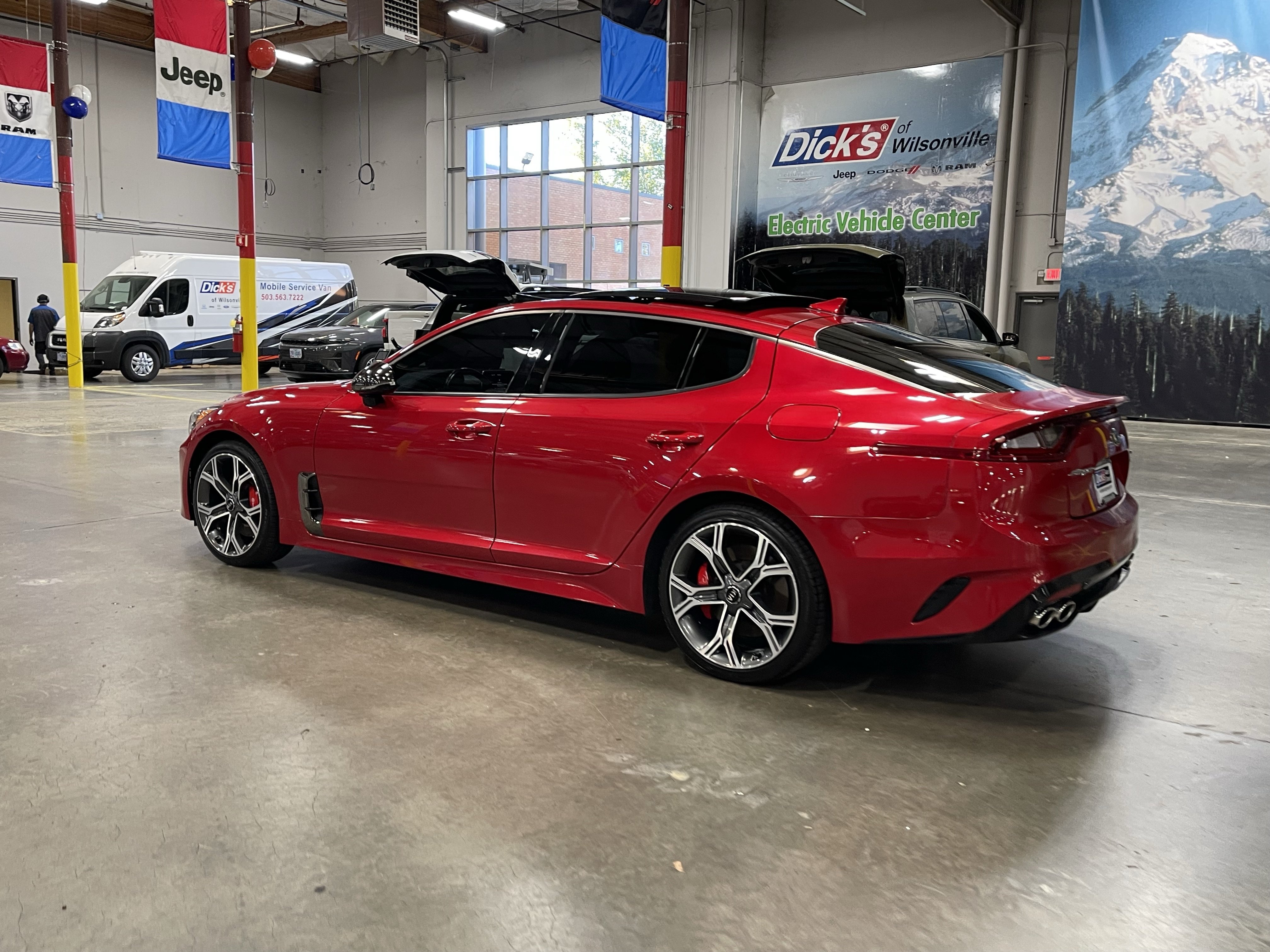 Used 2018 Kia Stinger GT2 AWD/4WD image 3