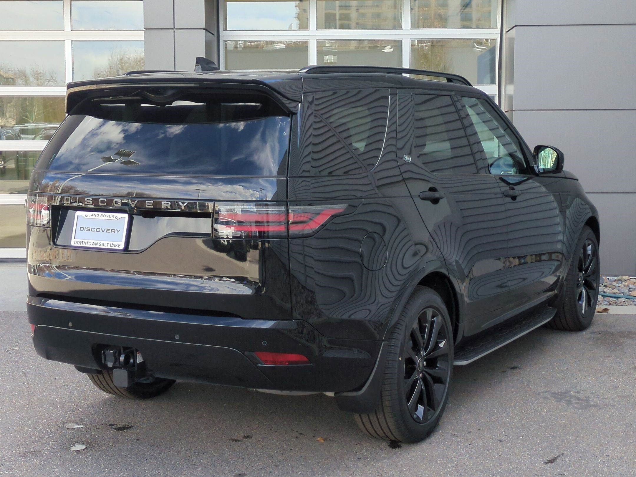 New 2026 Land Rover Discovery Dynamic SE image 5