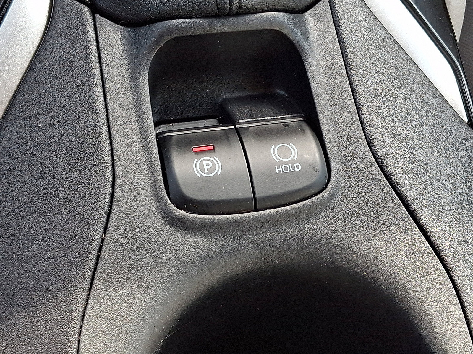 Used 2025 Toyota Corolla Cross L image 22