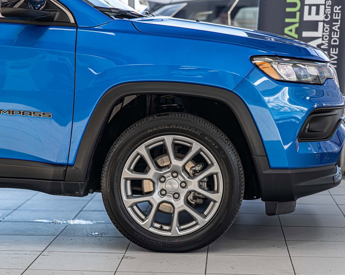 Used 2022 Jeep Compass Latitude image 11