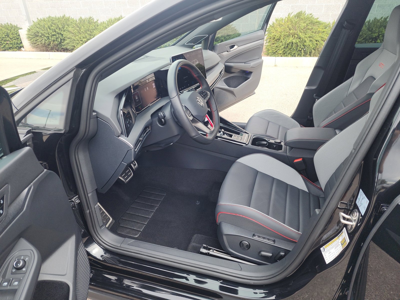 Certified 2025 Volkswagen GTI Autobahn FWD image 14