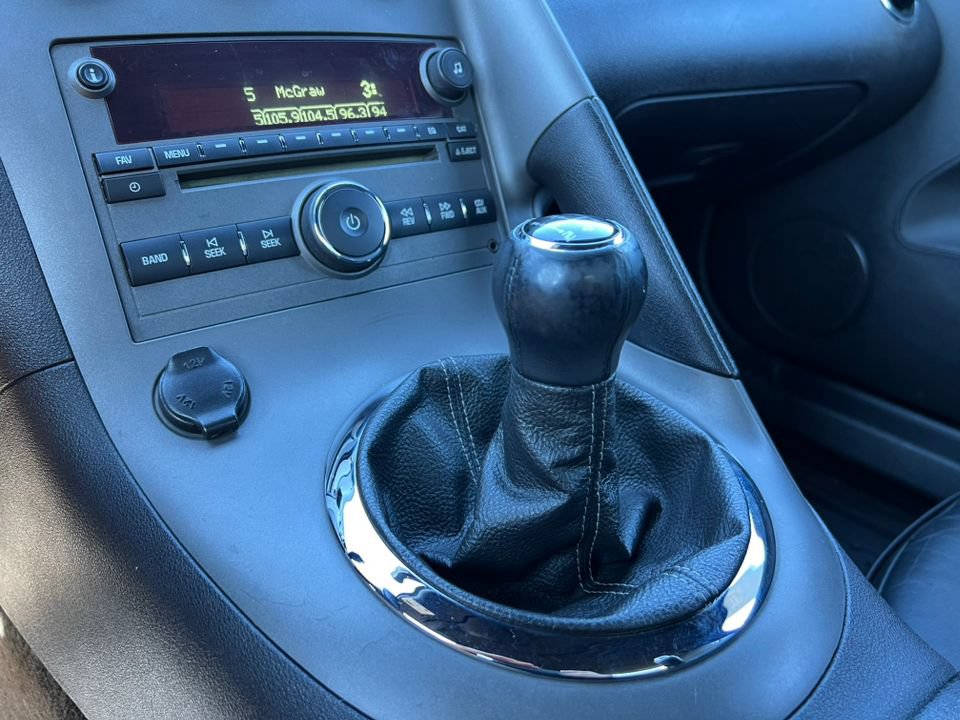 Used 2006 Pontiac Solstice Convertible w/ Premium Package RWD image 26