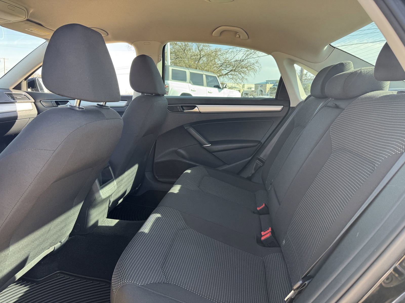 Used 2016 Volkswagen Passat 1.8T S image 27