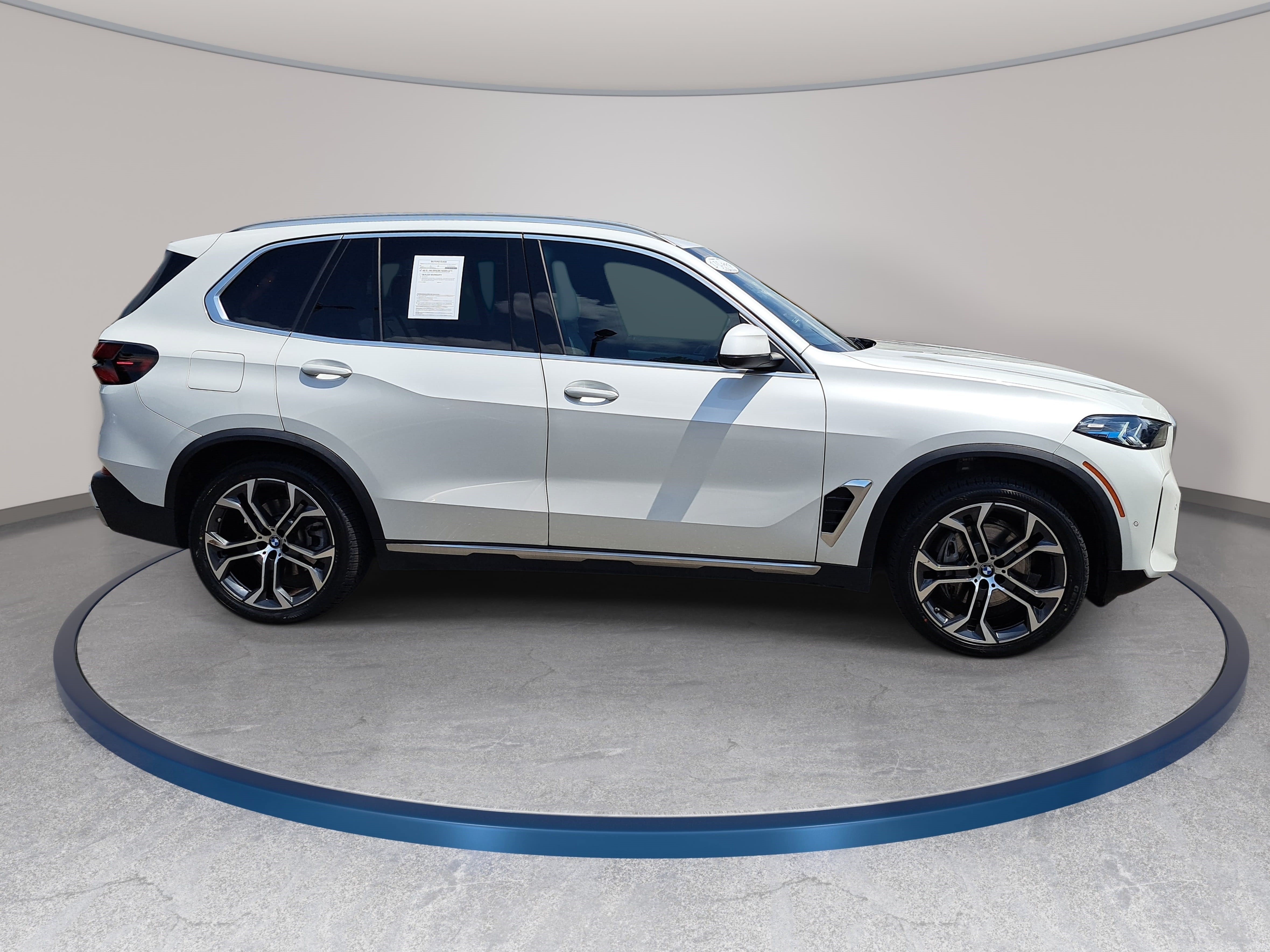 Used 2025 BMW X5 sDrive40i w/ Parking Assistance Package RWD image 4