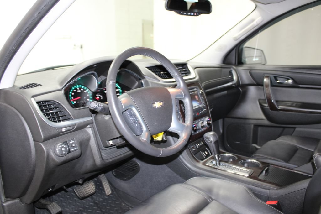 Used 2017 Chevrolet Traverse Premier FWD image 19